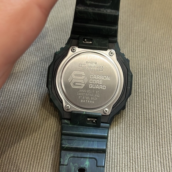 Limited edition color (green carbon) Casio GSHOCK GA2100 (CasiOak) - like new - Picture 4 of 7